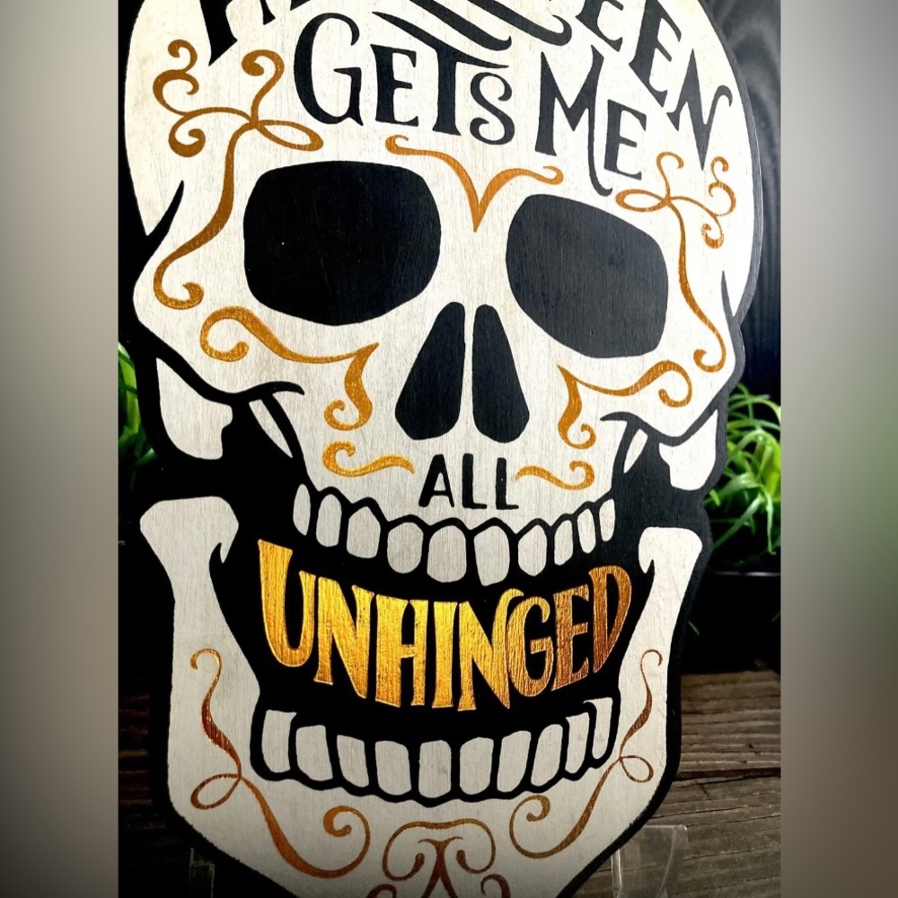 Halloween Hanging Skull Wall Sign